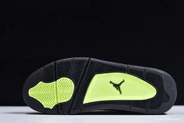 Jordan Air Neon CT5342-007 SE 4 0521